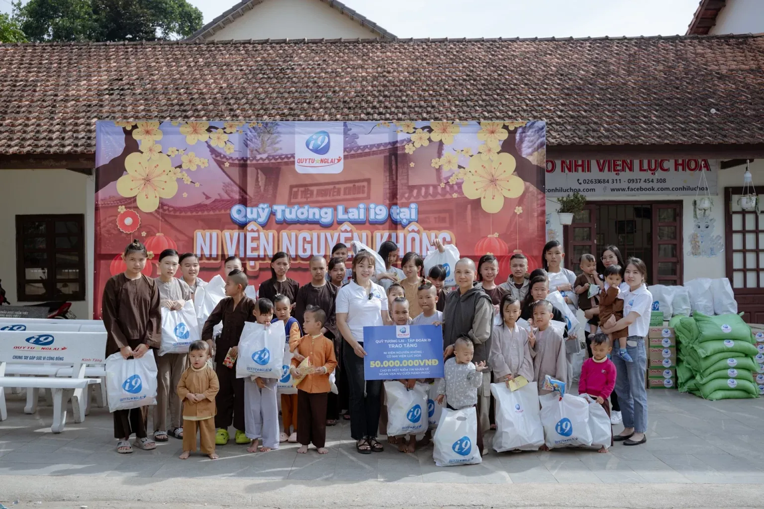 Hình ảnh thể hiện sự tin cậy, an toàn và dịch vụ chăm sóc khách hàng của f1688