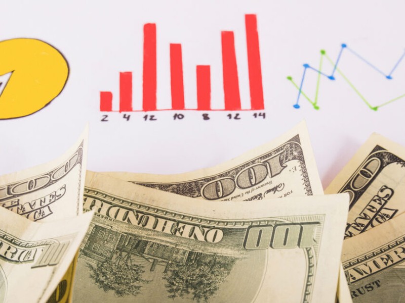 Người chơi F1688 đang nghiên cứu quy tắc trò chơi casino trực tuyến